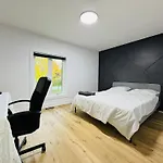 Entire Unit Airport Free Pkg Sep Entrance Newreno