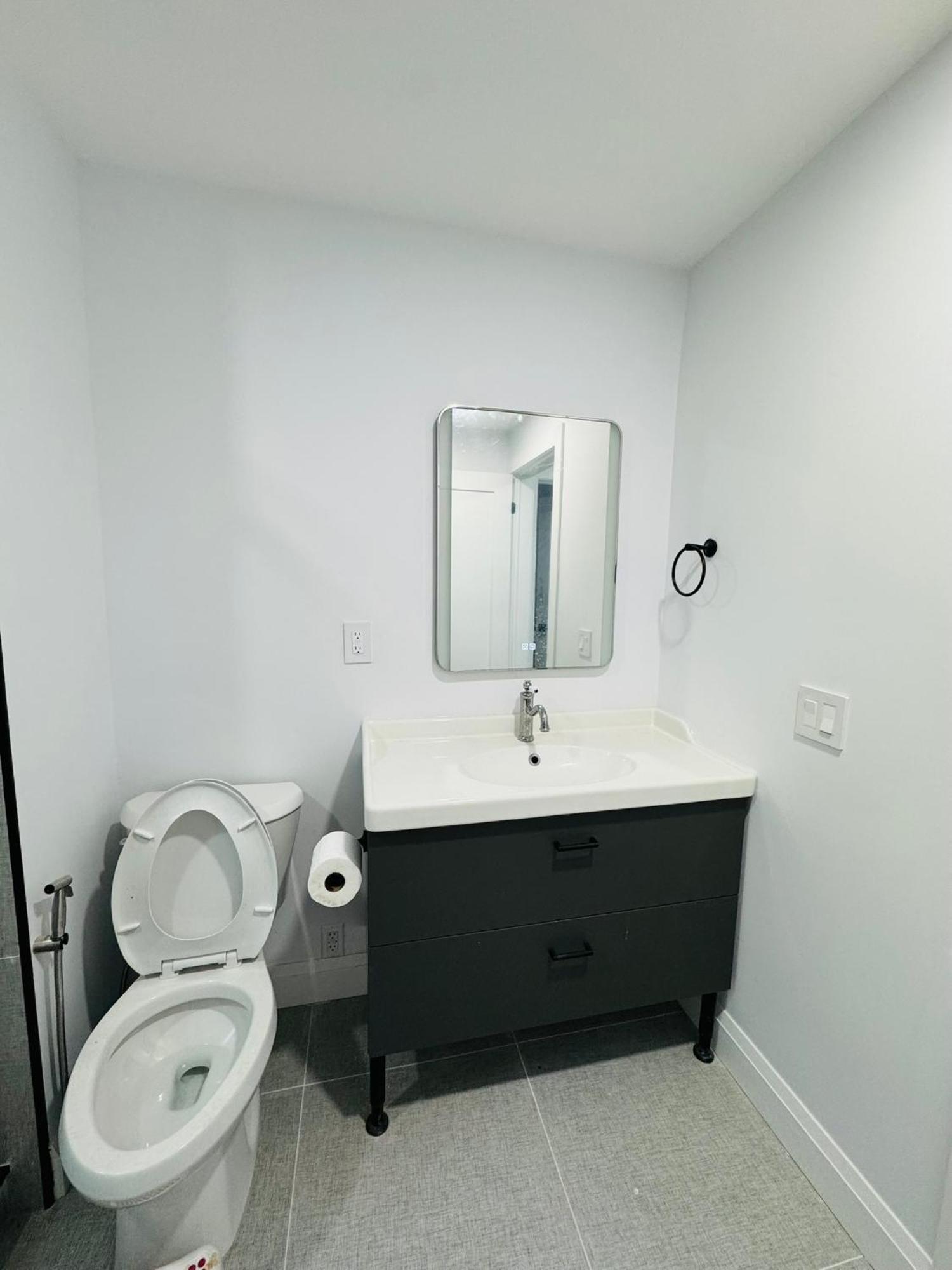 Entire Unit Airport Free Pkg Sep Entrance Newreno *