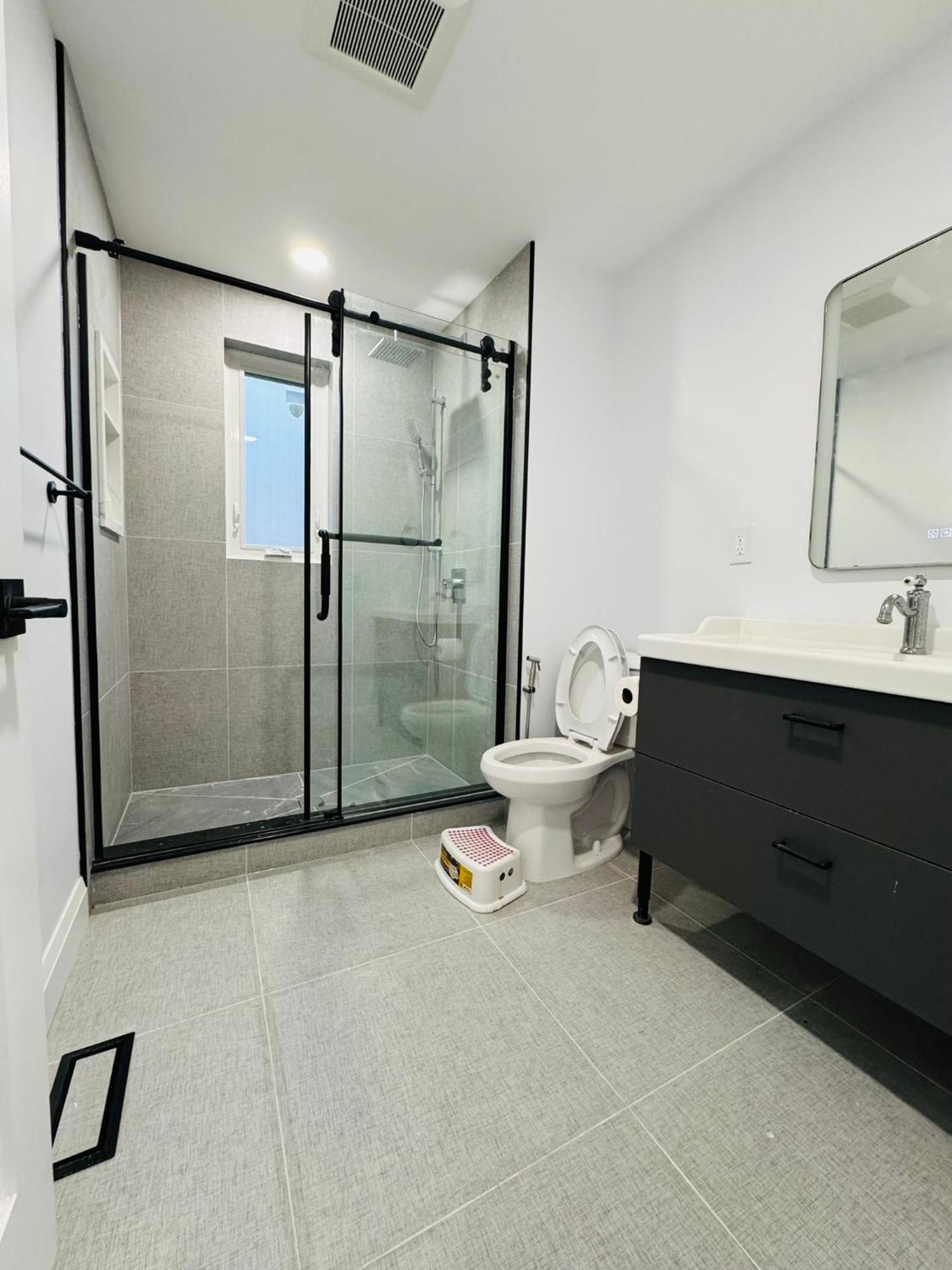 Entire Unit Airport Free Pkg Sep Entrance Newreno