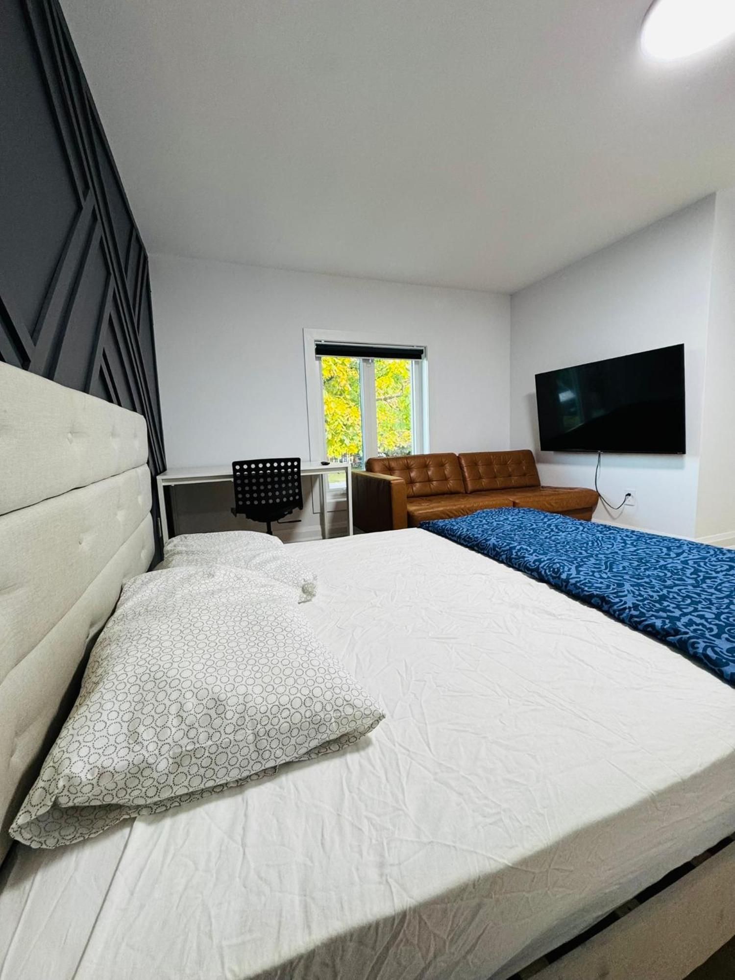 Entire Unit Airport Free Pkg Sep Entrance Newreno *