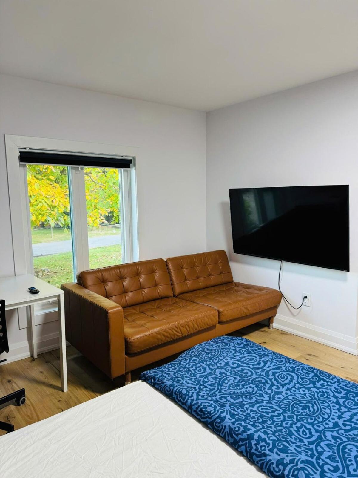 Entire Unit Airport Free Pkg Sep Entrance Newreno Apartment