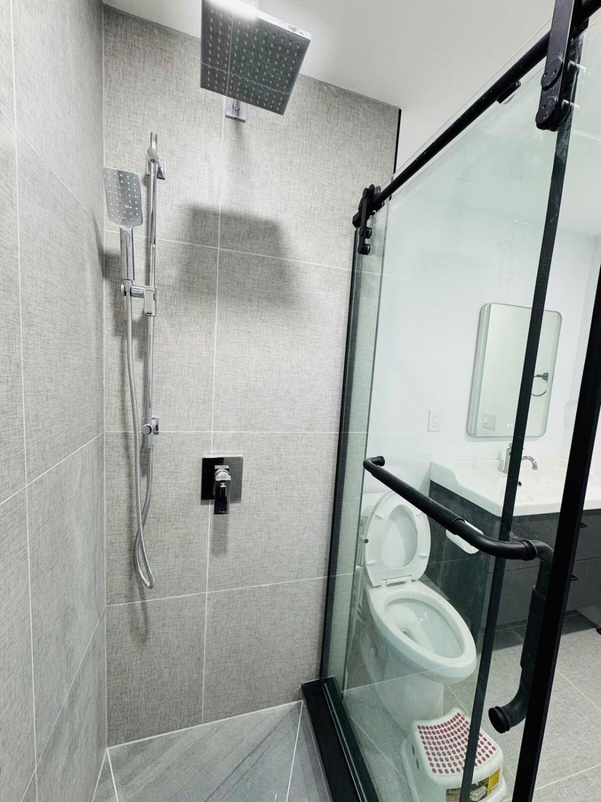 Entire Unit Airport Free Pkg Sep Entrance Newreno *